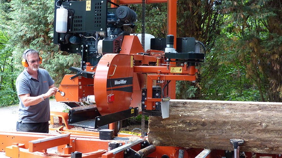 LT40 mobile sawmill in operation